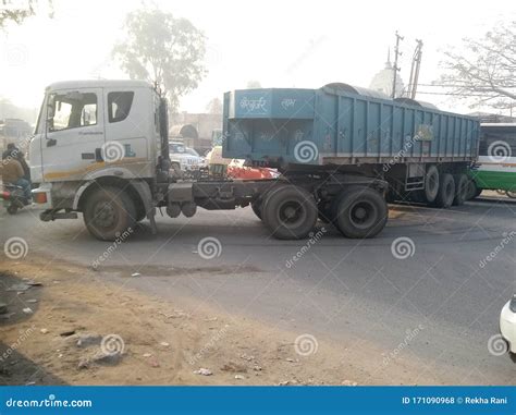 u turn container.